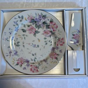 Cake plate and Server by Andrea